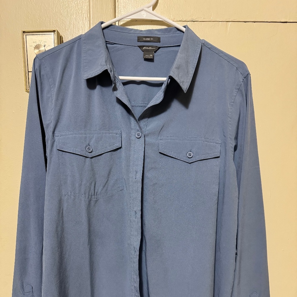 Eddie Bauer Women’s Classic-Fit Button-Front Shirt (Size M)